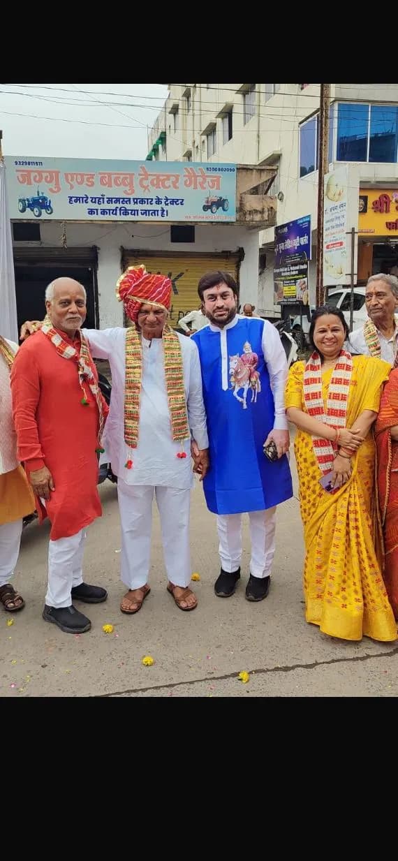 उत्सव में